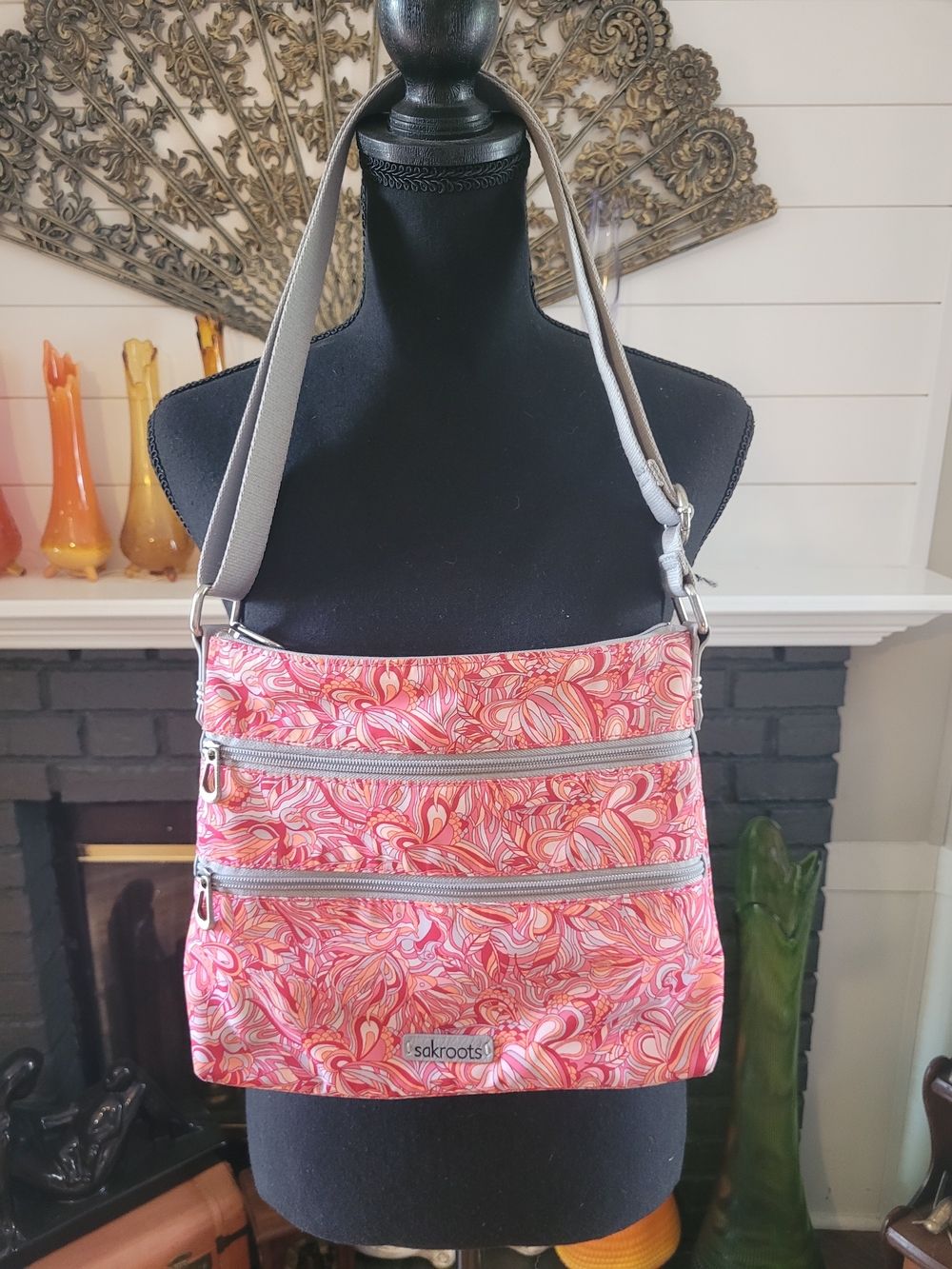 Sakroots Artist Circle  Crossbody Purse